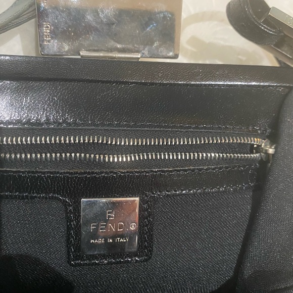 Fendy handbag - Picture 6 of 14